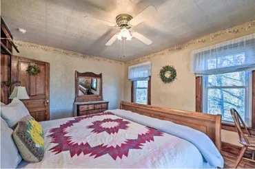 Bedroom with a star quilt